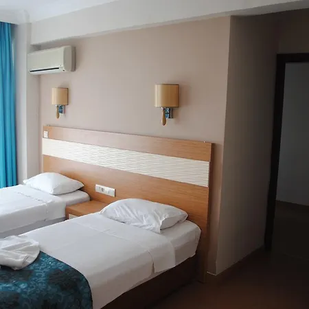 Hotel Flora 3*